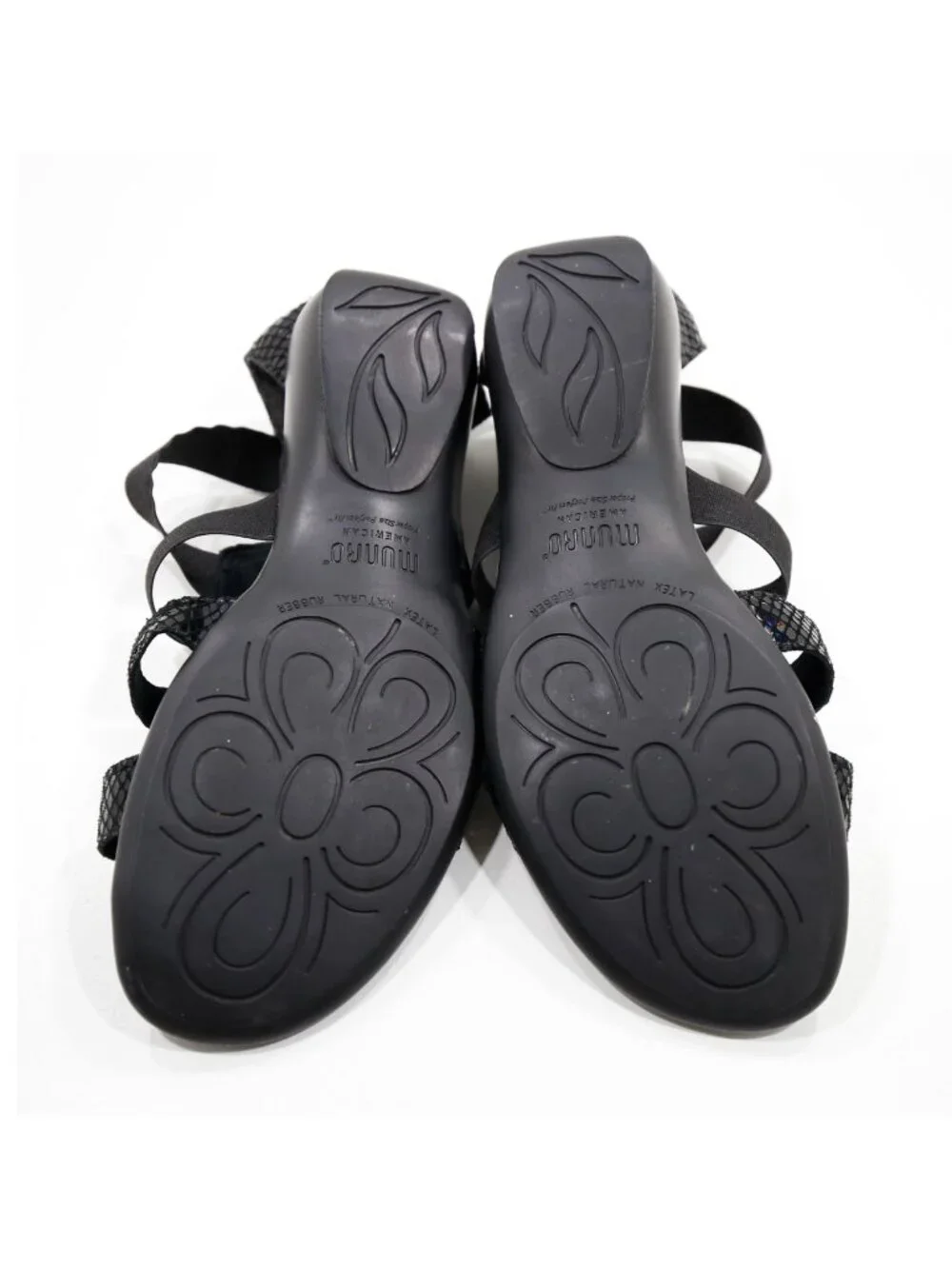 Munro Zena Black Patent Leather Flat Lightweight Gladiator Sandals - 6